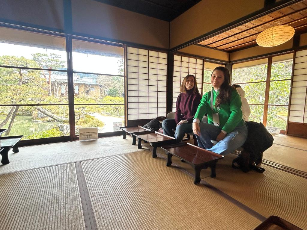 Comer en un restaurante local, Sanshu-tei, en Nara